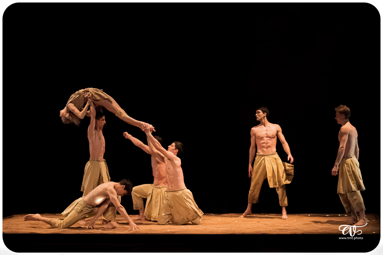 MY LAND (RECIRQUEL COMPANY)